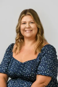 Headshot photo of caitlin lipka